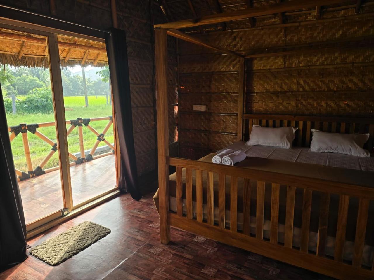 Golden Chariot Resort Хампи Экстерьер фото